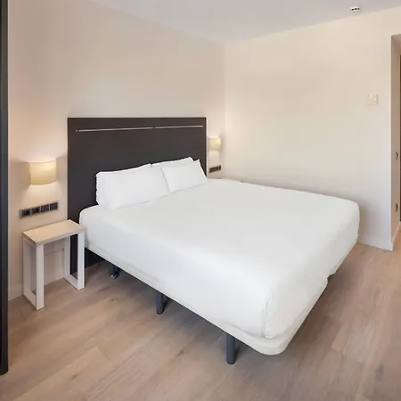Barcelona Отель 3*