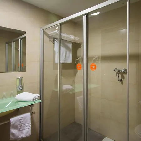 Barcelona Hotel 3*