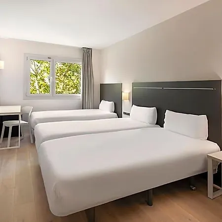 Barcelona Hotel 3*